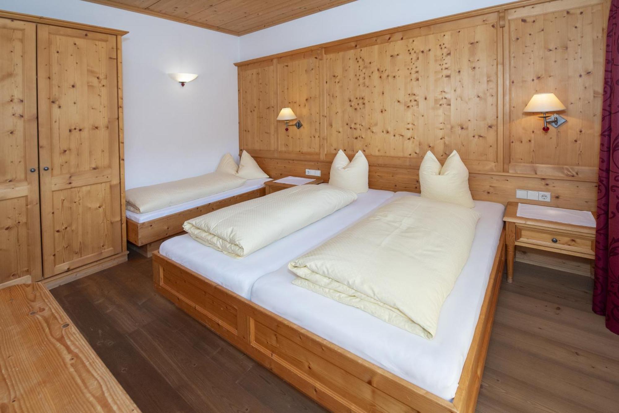 Gaestehaus Larch Alpbach Exteriör bild
