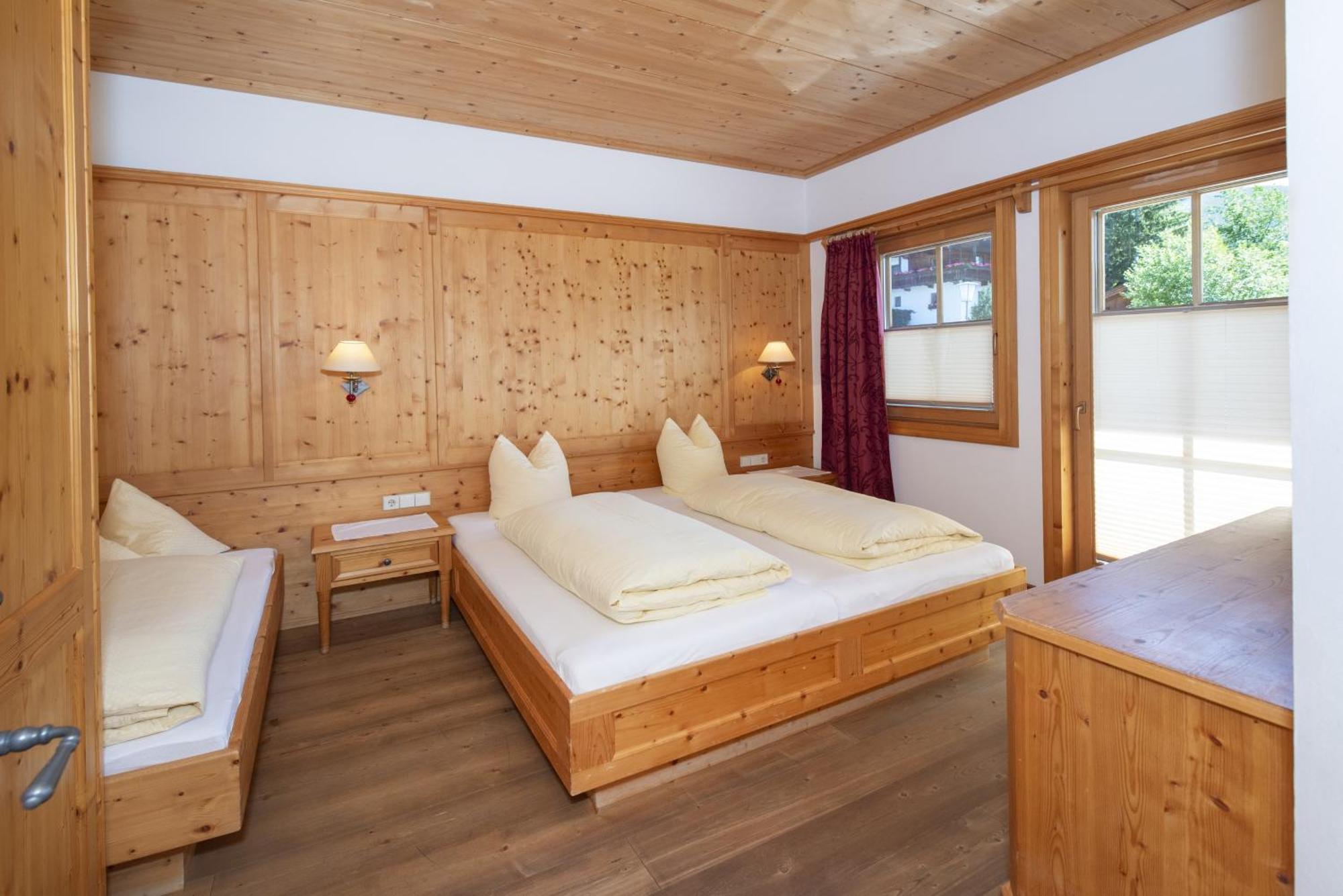 Gaestehaus Larch Alpbach Exteriör bild