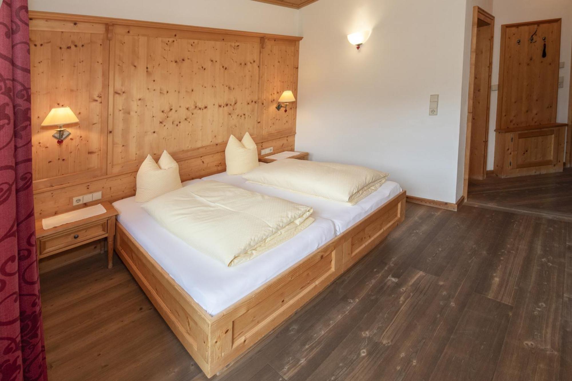 Gaestehaus Larch Alpbach Exteriör bild