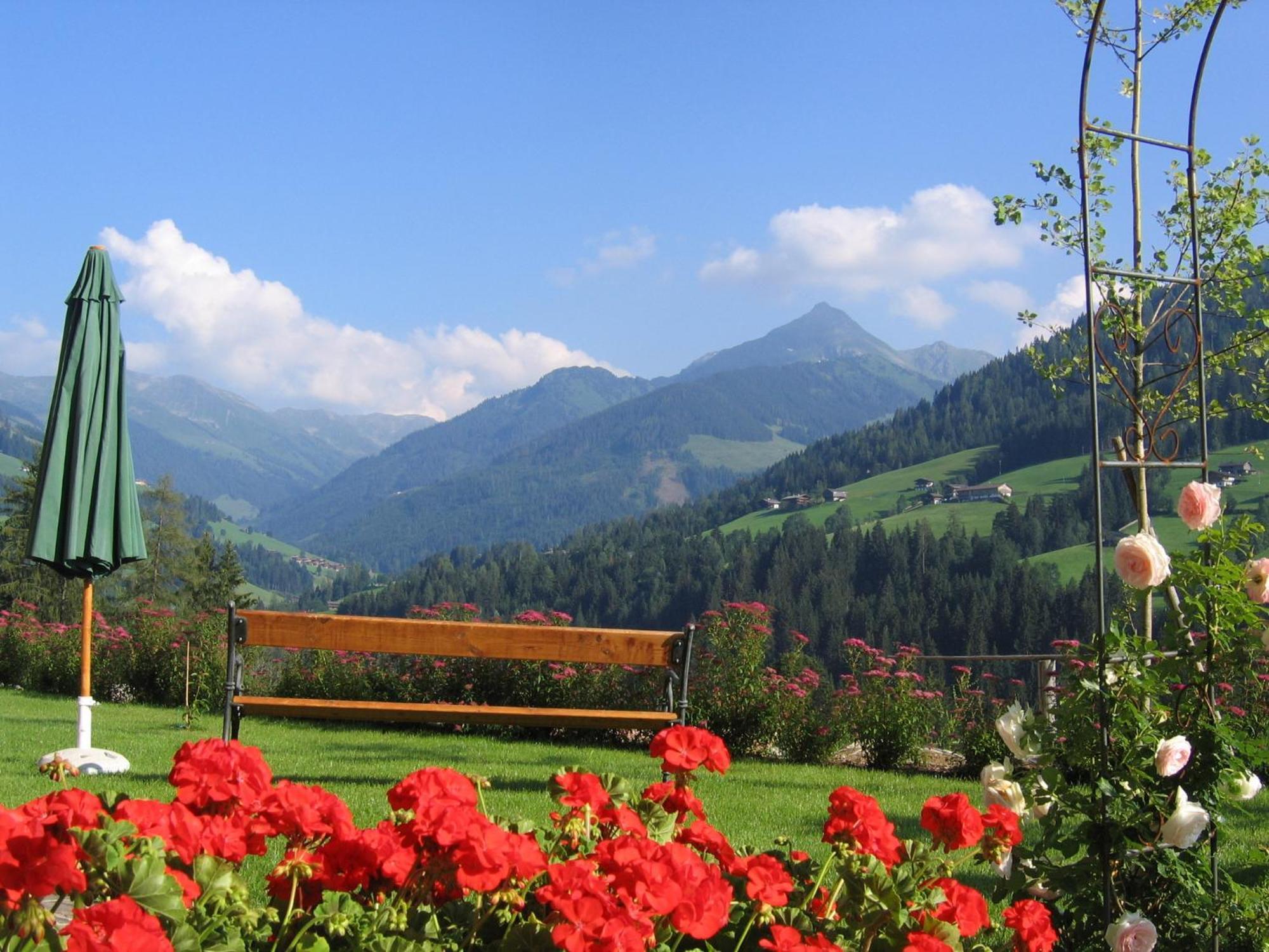 Gaestehaus Larch Alpbach Exteriör bild